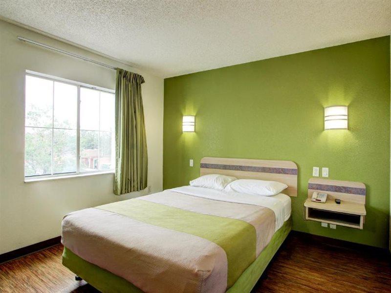 Park Inn By Radisson, Aurora Exterior photo