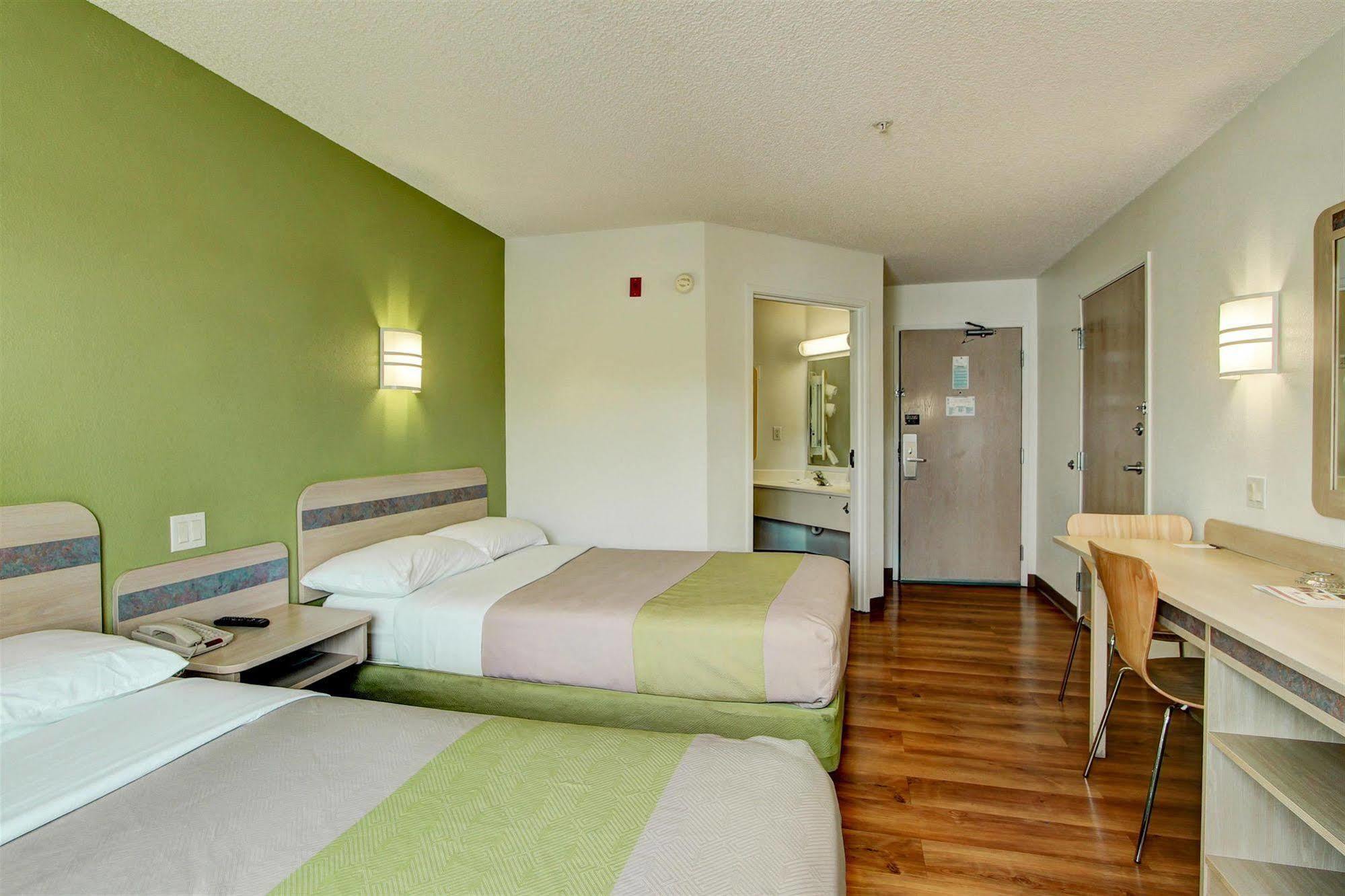 Park Inn By Radisson, Aurora Exterior photo